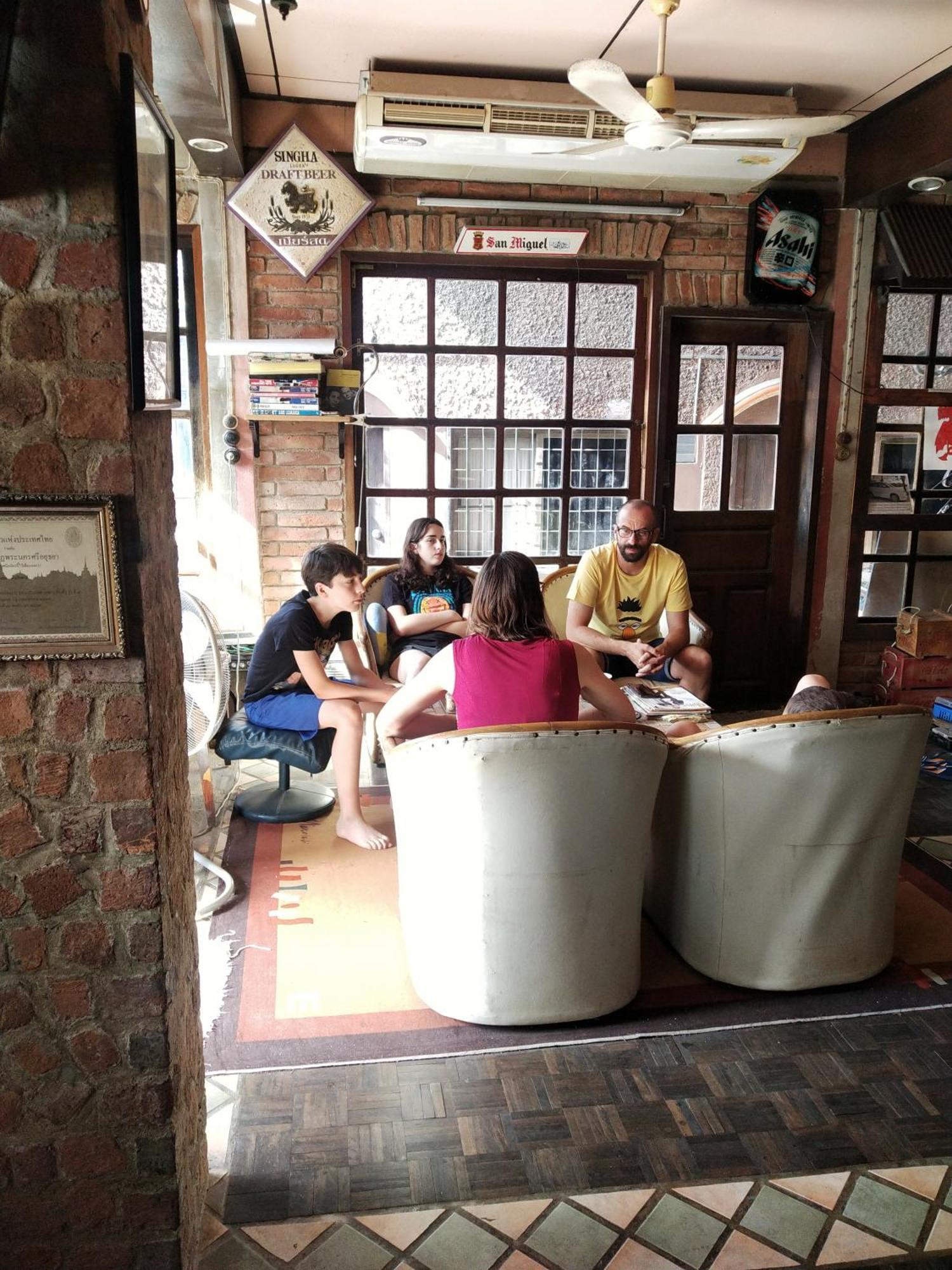 Brickhouse Ayutthaya Guesthouse Est 1986 Bagian luar foto