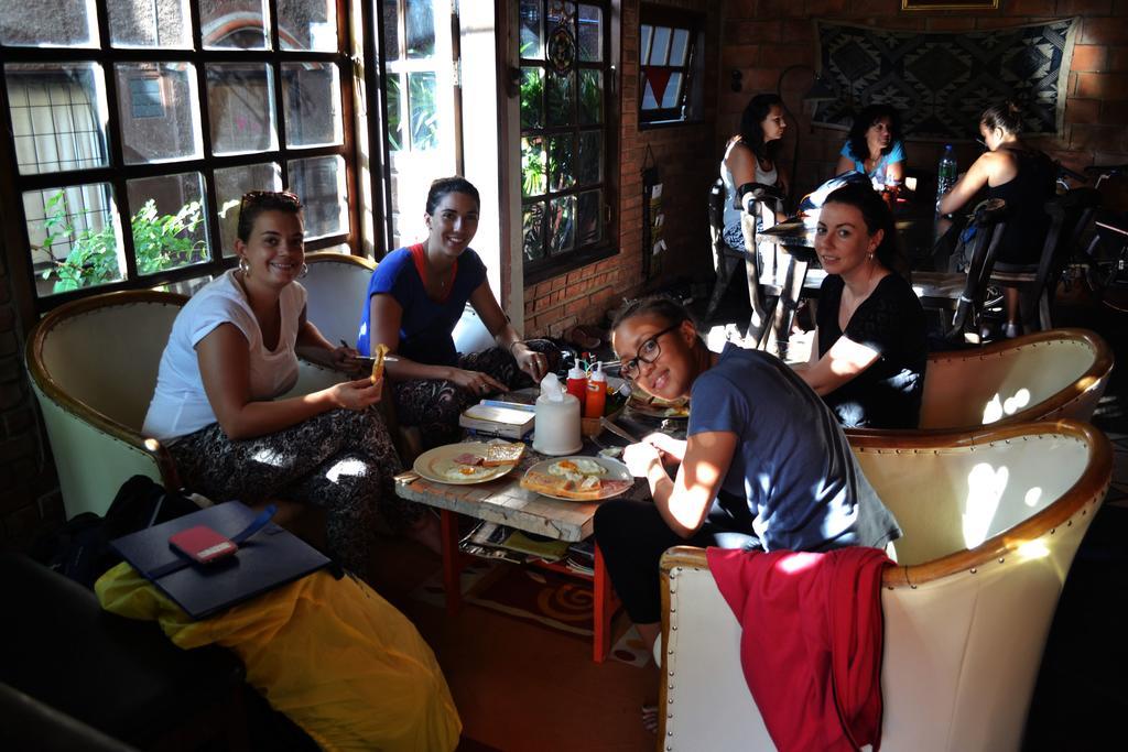 Brickhouse Ayutthaya Guesthouse Est 1986 Bagian luar foto