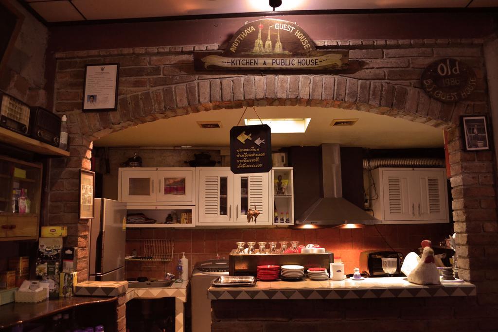 Brickhouse Ayutthaya Guesthouse Est 1986 Bagian luar foto