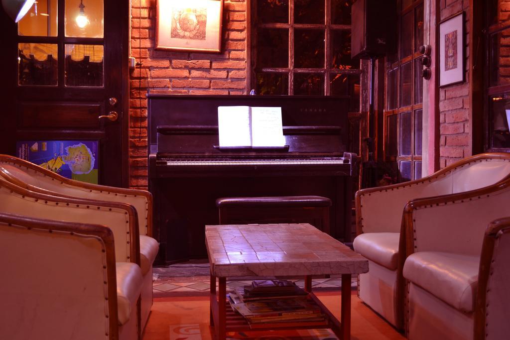Brickhouse Ayutthaya Guesthouse Est 1986 Bagian luar foto