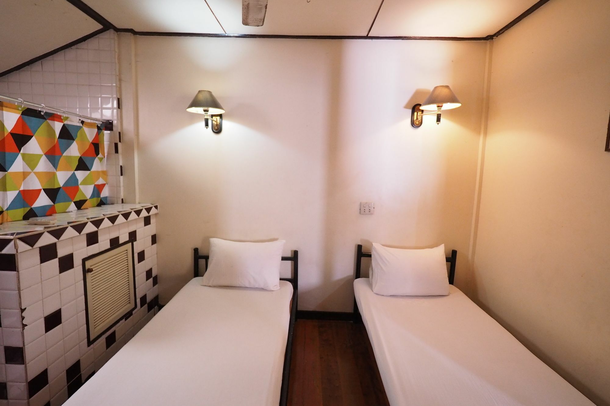 Brickhouse Ayutthaya Guesthouse Est 1986 Bagian luar foto